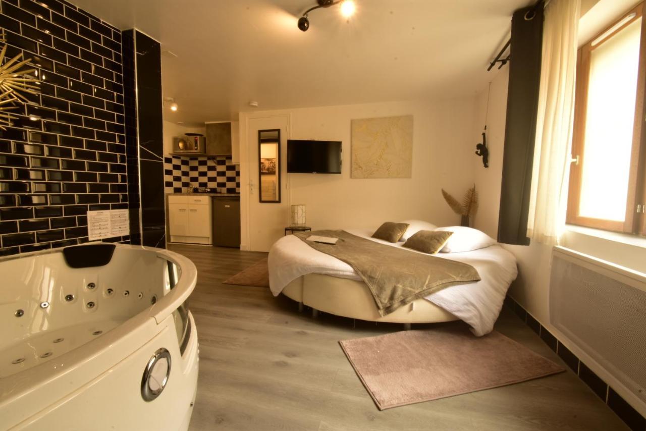 Apartment Jacuzzi Gold&night Verneuil d'Avre et d'Iton